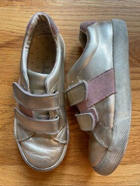 Mini Boden Metalic Gold Sneakers